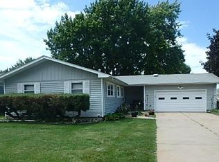1704 Ingalls St, Grand Island, NE 68803