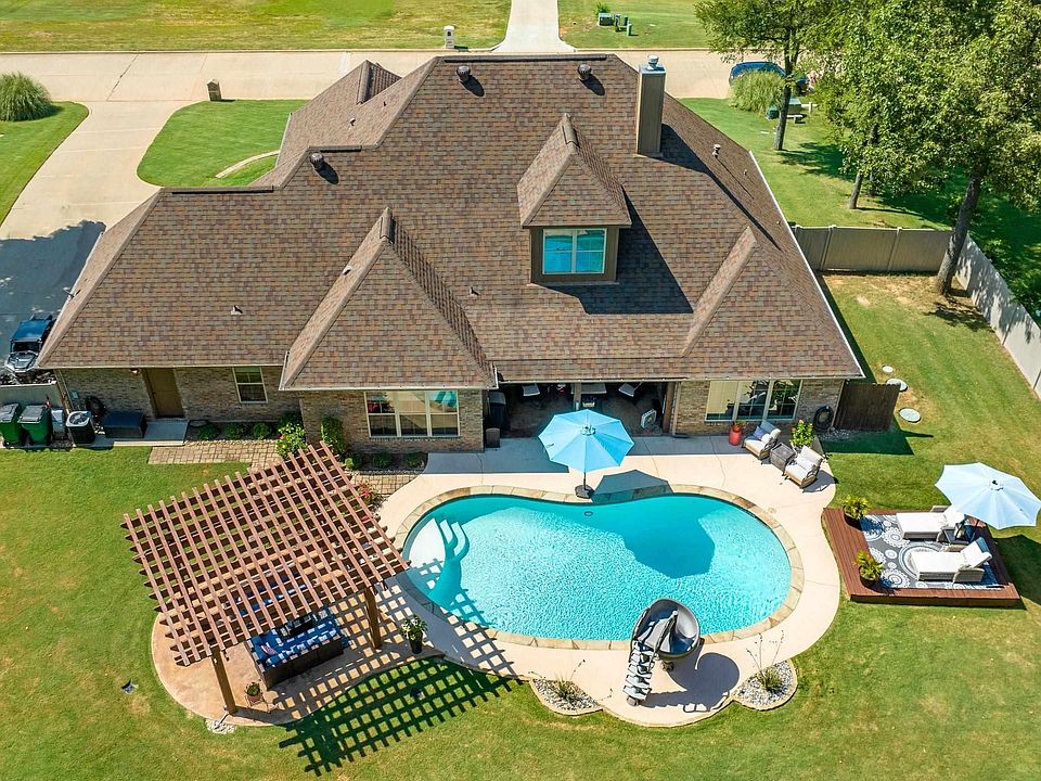 1st image of 190 Lacebark Ln