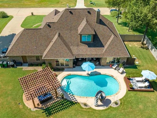 190 Lacebark Ln, Longview, TX 75605