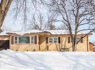 811 Burbank Ave, Waterloo, IA 50702