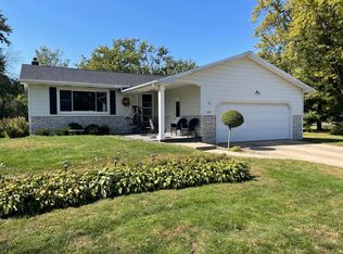 405 4th St NE, Grand Meadow, MN 55936