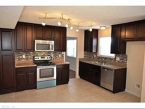 3316 Turtle Rock Dr, Virginia Beach, VA 23452
