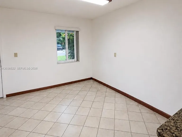 1005 SW 30th St #1007 — Photo 4
