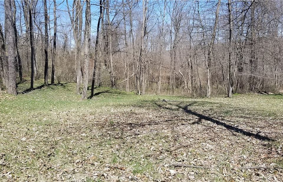 2nd image of Trappers Hollow Rd