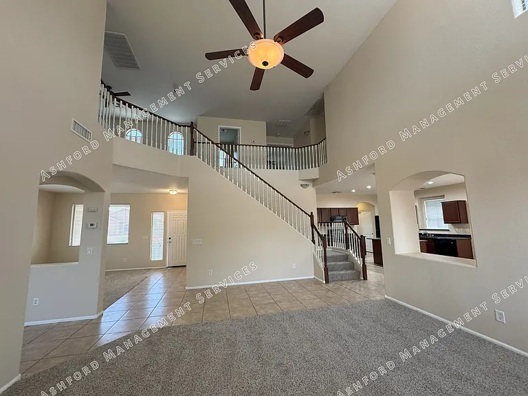 8303 S 47th Ln — Photo 7