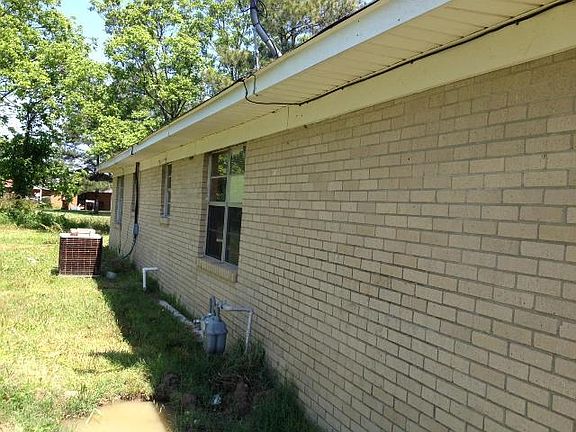 3rd image of 305 Osley St