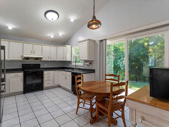 3rd image of 732 Prism Valley Dr