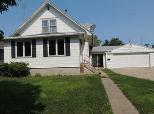 126 E Pleasant St, Rockwell City, IA 50579