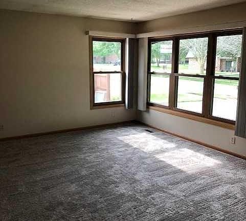 3rd image of 4710 Claire Ave