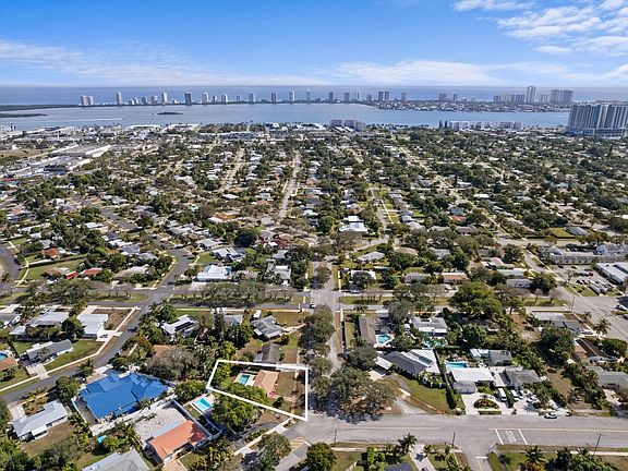 3rd image of 545 Flagler Boulevard
