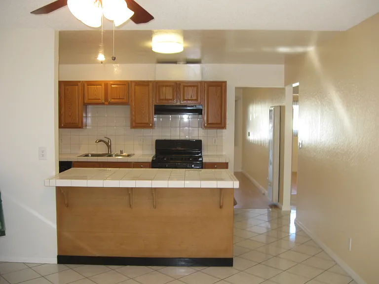 Kitchen with large island
