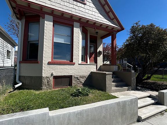 2nd image of 1005 W Park St