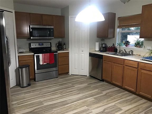 5th image of 2917 Ariel Ave