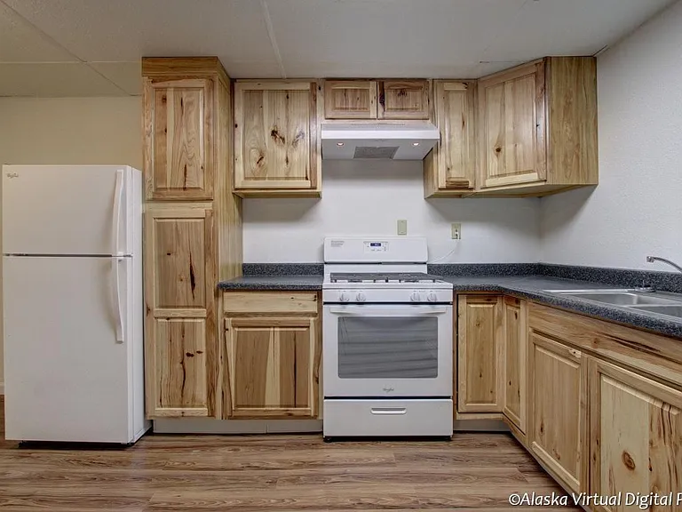 3940 Lynn Dr #4 — Photo 3