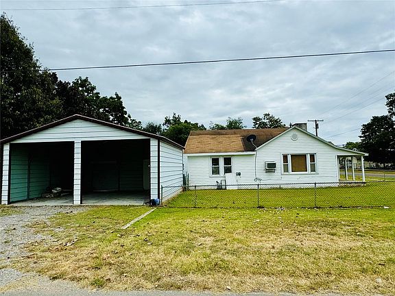 2nd image of 302 N Hickory St