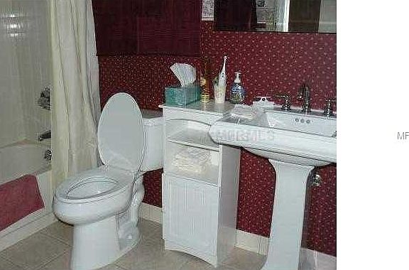 5th image of 100 E Oak Terrace Dr #2G