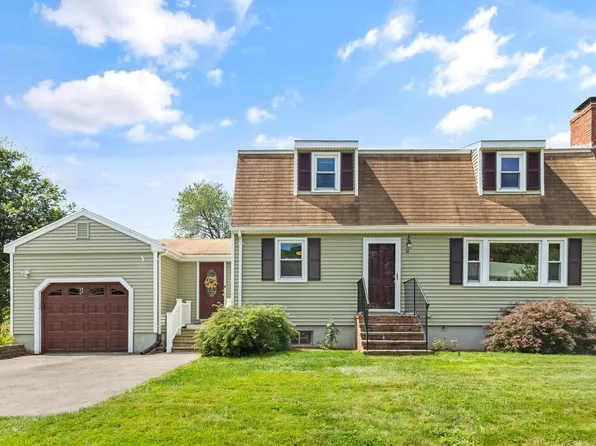 14 Heard Dr, Ipswich, MA 01938