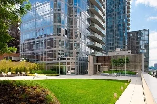 Rented by Corcoran | media 20