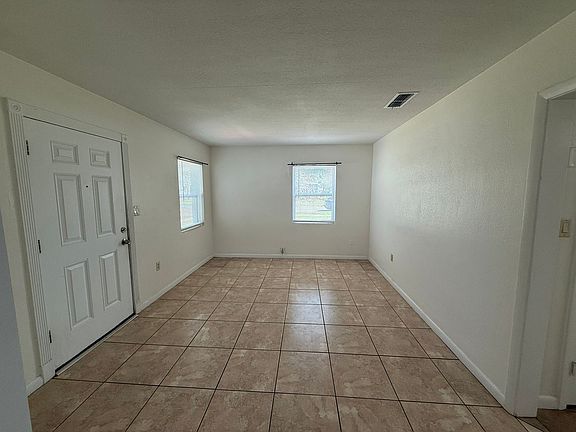 2nd image of 722 Mercado Ave