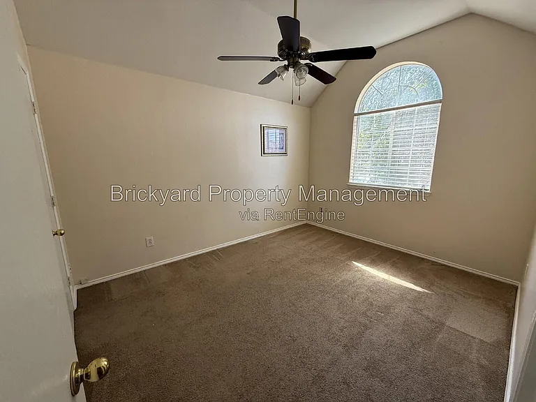 3944 Brandon Park Dr — Photo 9