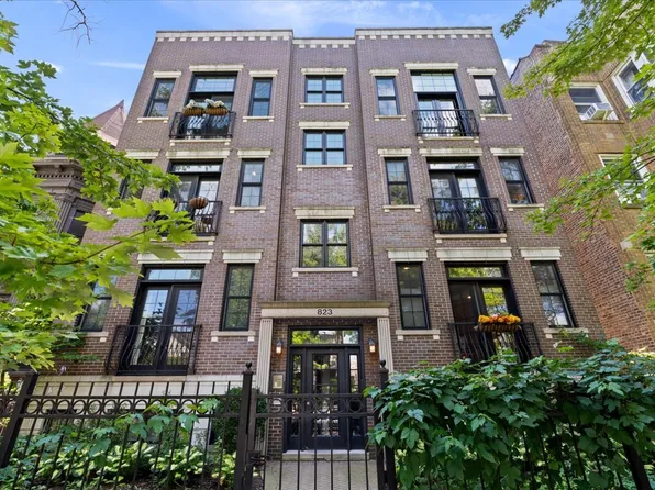 823 W Wolfram St #2E, Chicago, IL 60657