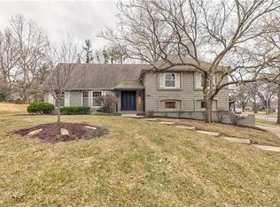 4509 W 93rd St, Prairie Village, KS 66207