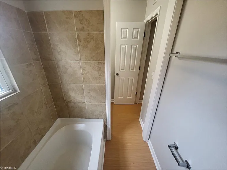 2829 N Ohenry Blvd #D — Photo 6