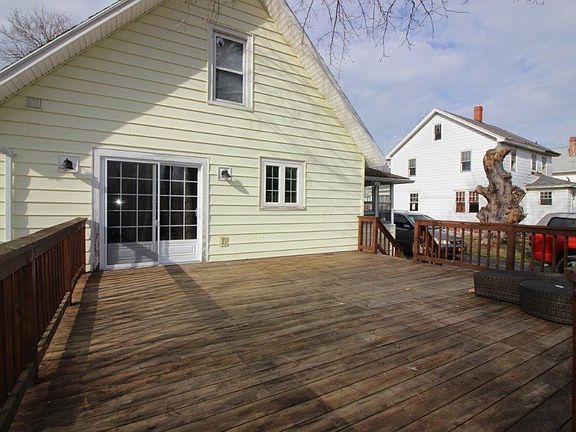 3rd image of 4864 Ridge Rd