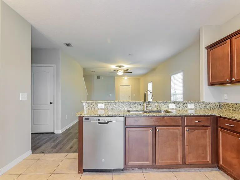 936 Seminole Sky Dr — Photo 8