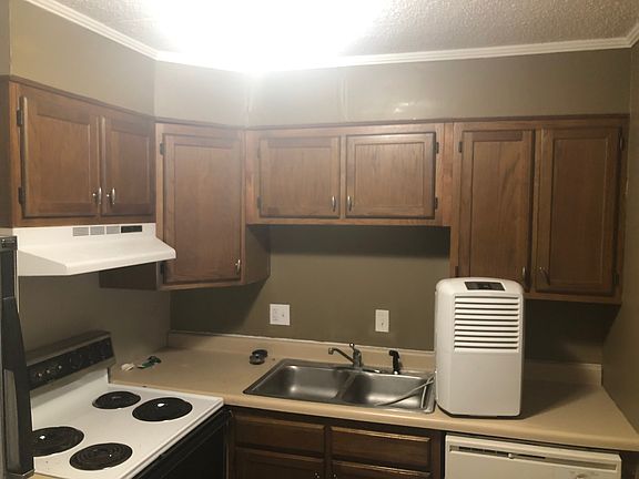 2nd image of 2718 Painter Ave APT B103