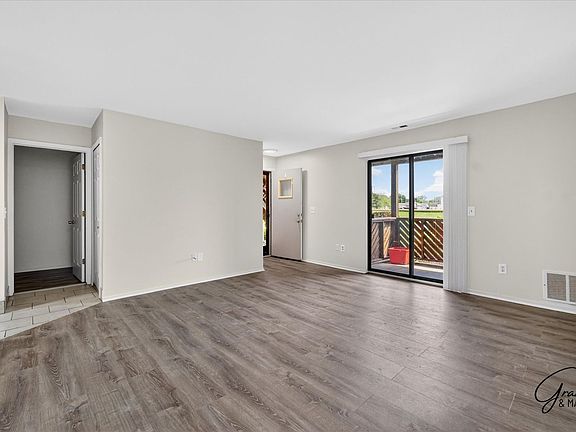 4th image of 34632 Mercer Ln