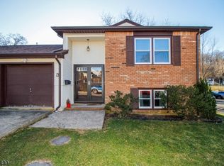 3 Lyons Pl, Morristown, NJ 07960