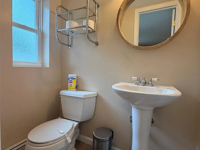 748 Leslie Ln — Photo 13