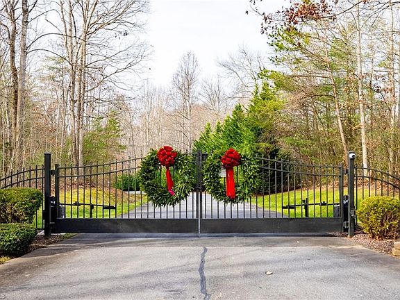 3rd image of LOT 16 Stonehinge Dr