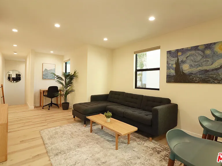 918 N San Vicente Blvd #F — Photo 4