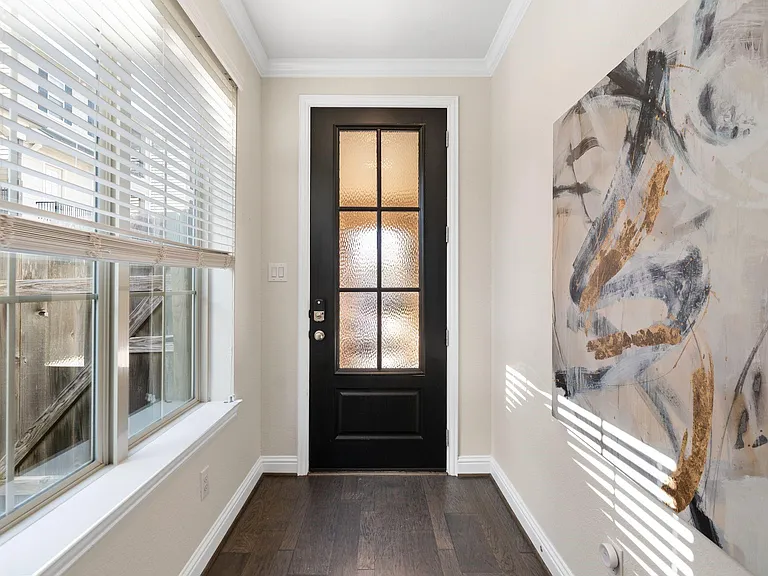 1752 Trinity Bend Dr — Photo 2