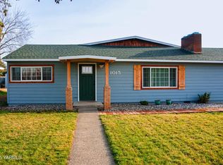 1015 Cherry Ln, Grandview, WA 98930