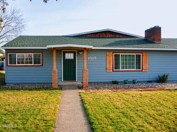 1015 Cherry Ln, Grandview, WA 98930