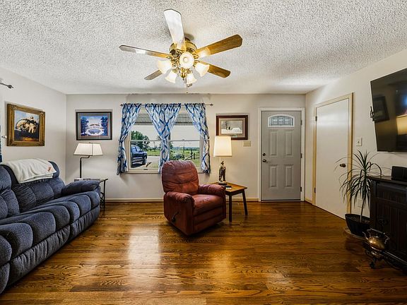 4th image of 107 Shepherd Ln