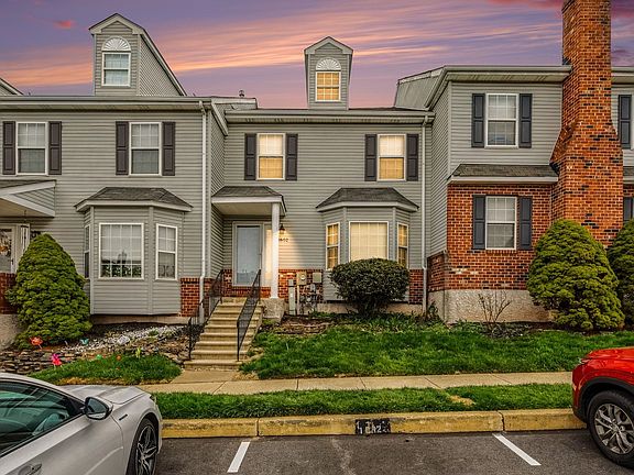 3rd image of 1802 Harrison Ct