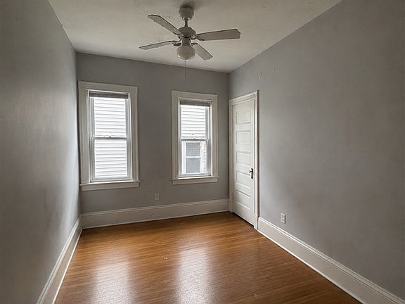 2nd image of 21 Warner St #1