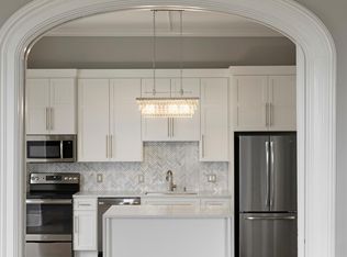 424 4th St S APT 2, Stillwater, MN 55082