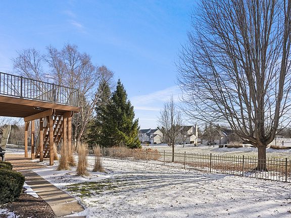 4th image of 226 Glenbrook Ct