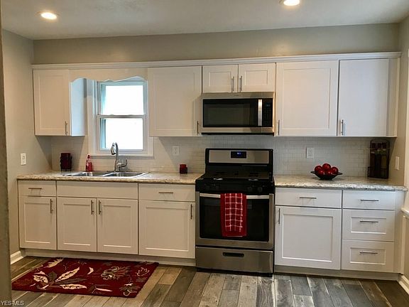3rd image of 16017 Westdale Ave
