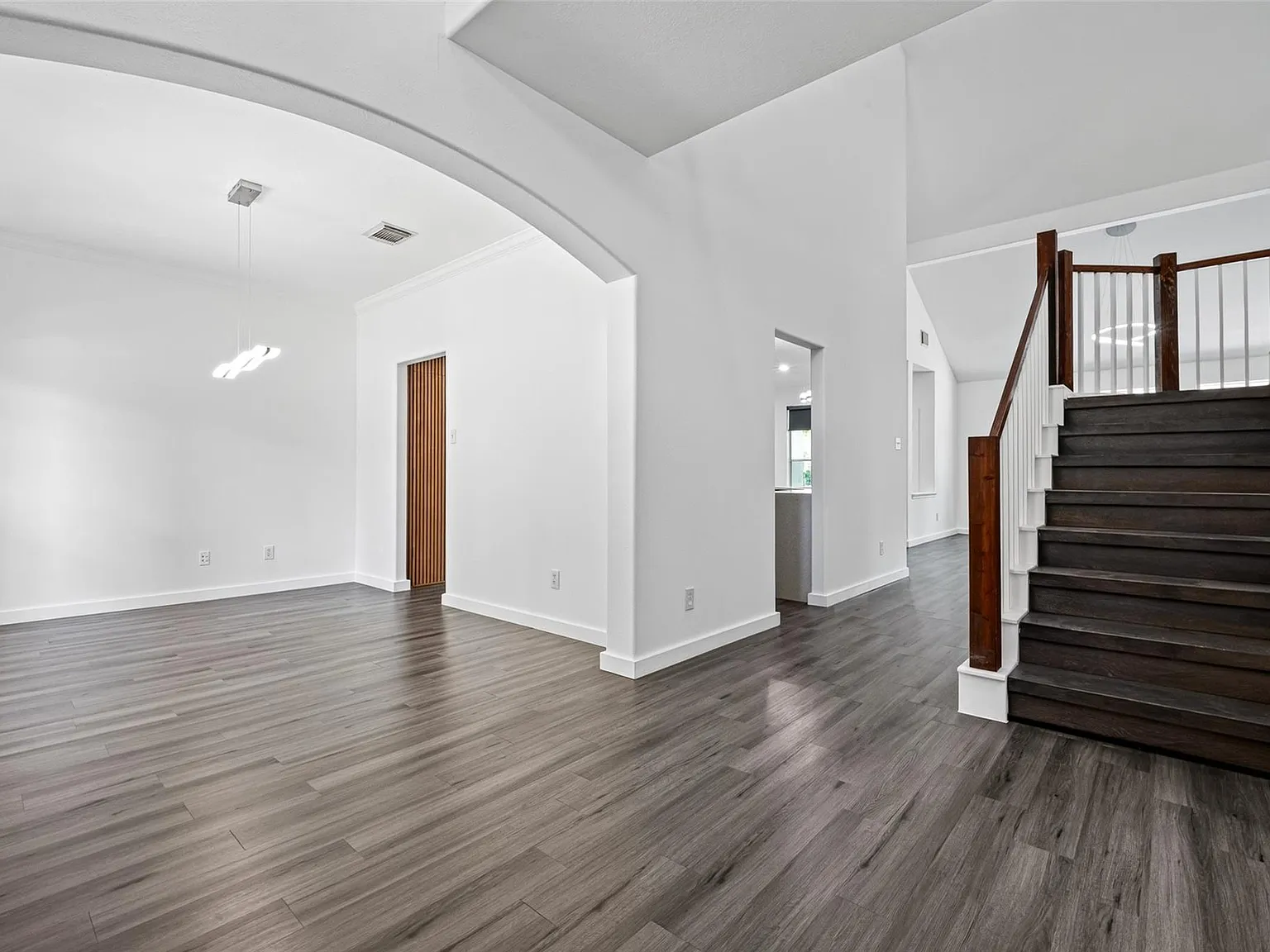 5 bed, 2.5 bath, 2793 sqft, $2,950 — Photo 4