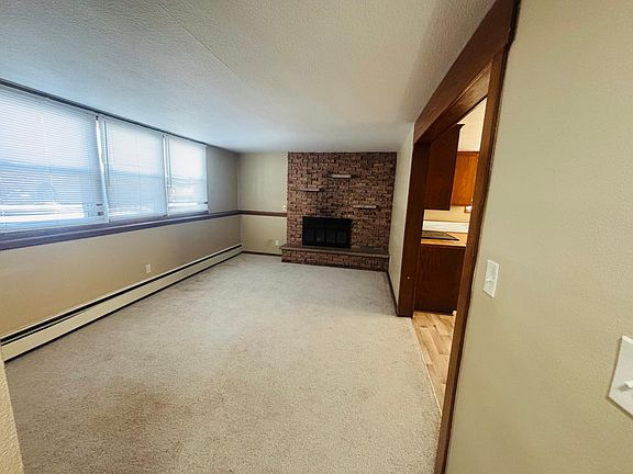 4th image of 1596 McLean Ave