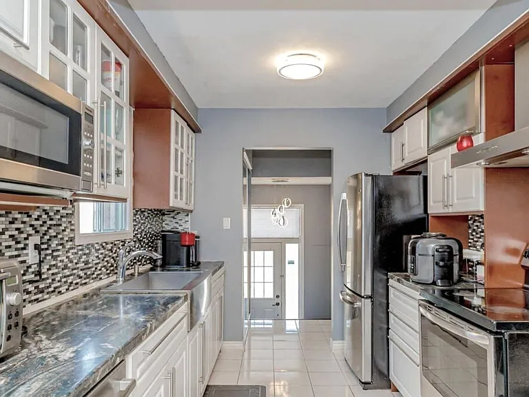 18 Hockley Path #UPPER — Photo 5