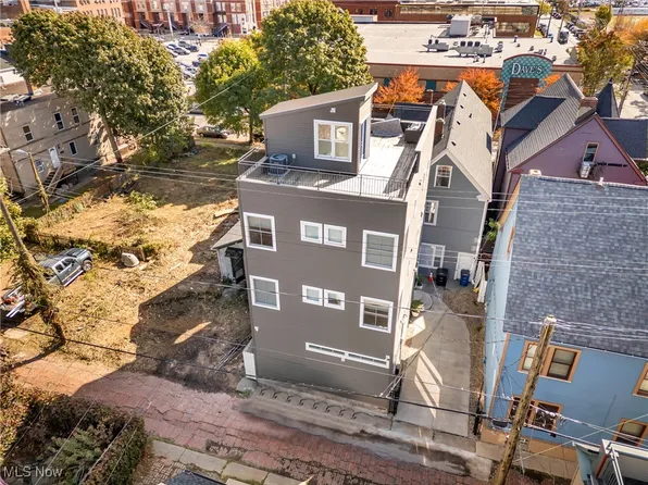 2702 Bridge Ave, Cleveland, OH 44113