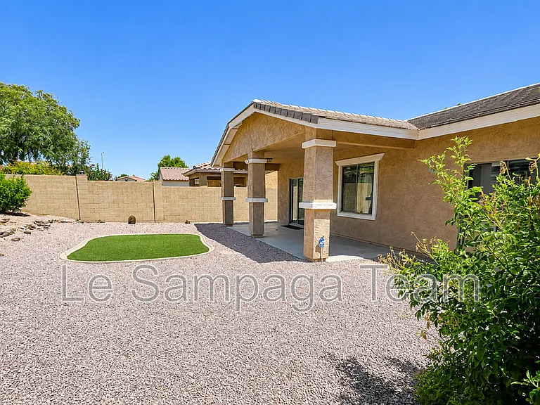 17636 W Maui Ln — Photo 34