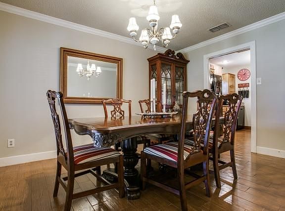 3rd image of 3400 Briarcliff Ct S